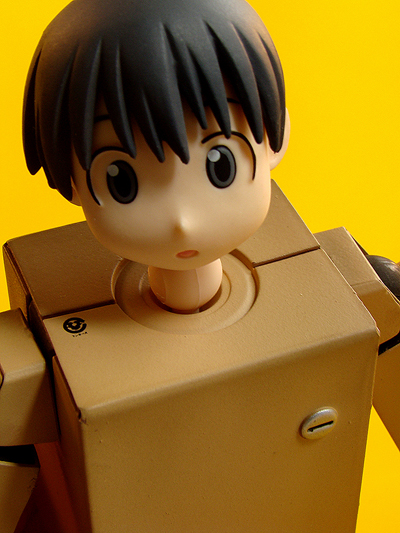 revoltech-danbo-figure-16.jpg